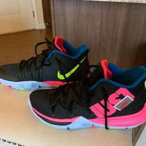Men’s Nike Kyrie 5 “ Just Do It” Size 11